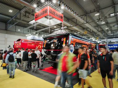 Visitatori tra i ribaltabili Drago esposti allo stand di SaMoTer 2026, Veronafiere